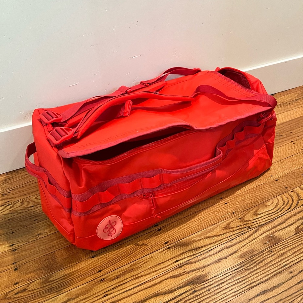 BABOON TO THE MOON Go Bag 60L Duffle Red